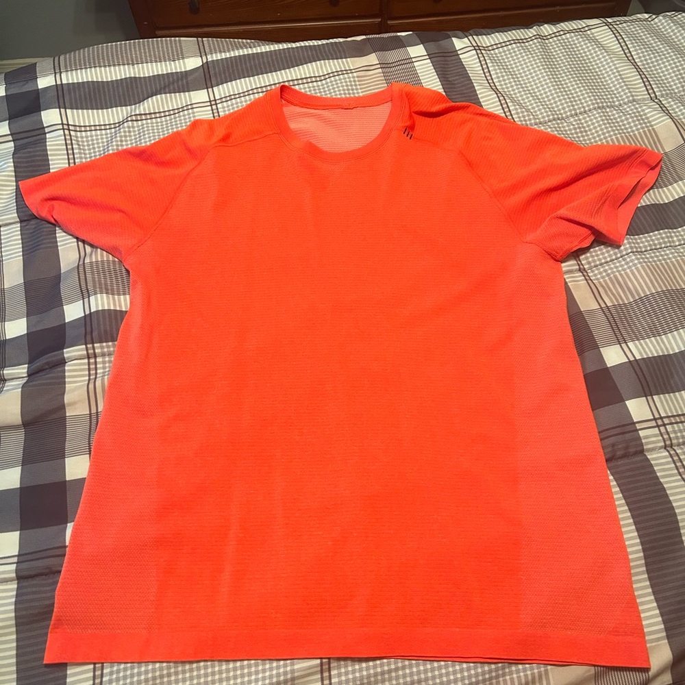 Lululemon Metal Vent Tech Shirt
